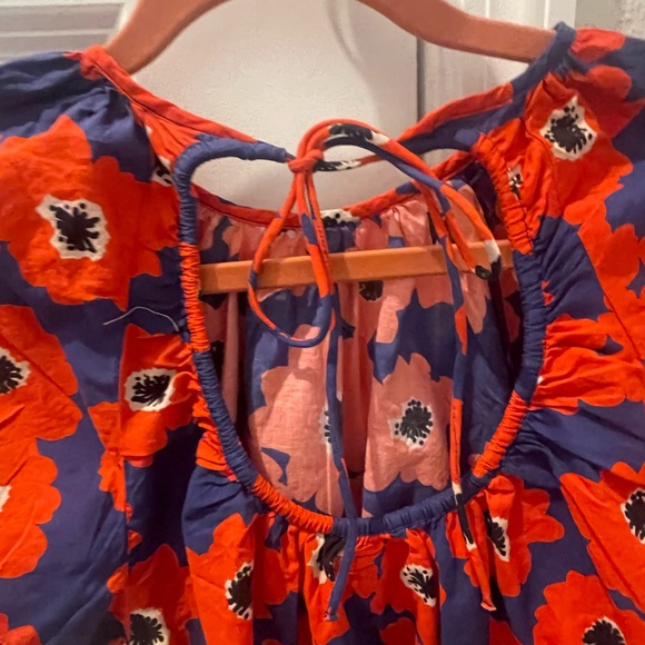 MOTHER Vibrant Red and Navy Floral Crop Top - Picture 6 of 6